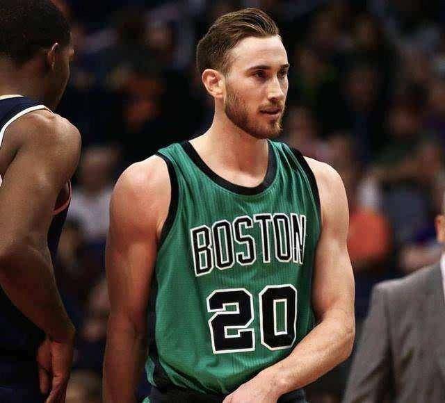 随着比赛的 随着比赛的